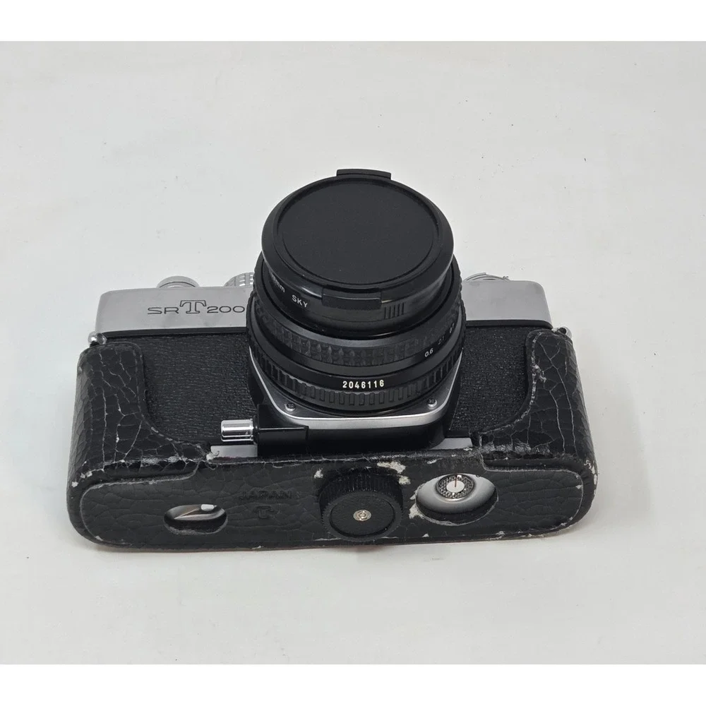 Minolta SRT 200 35mm Film Camera w/ MD Rokkor-X 50mm Lens + Flash, Manuals, Case